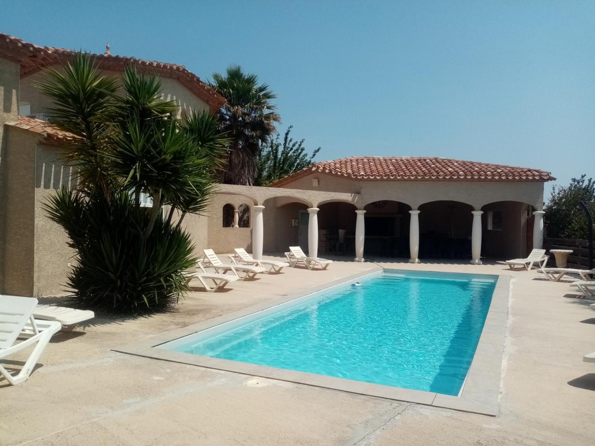 Bienvenue A L Hacienda Villa Magalas Ngoại thất bức ảnh